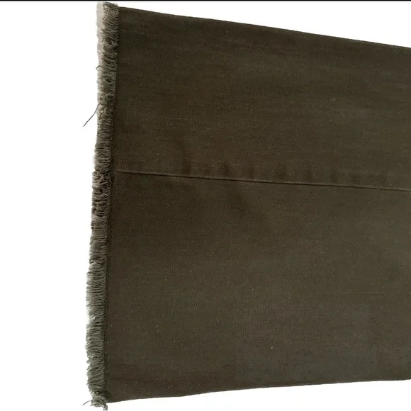 Elizabeth and James Carmine Cropped
Button Fly Wide Leg Jeans Size 26. C… - Picture 13 of 15